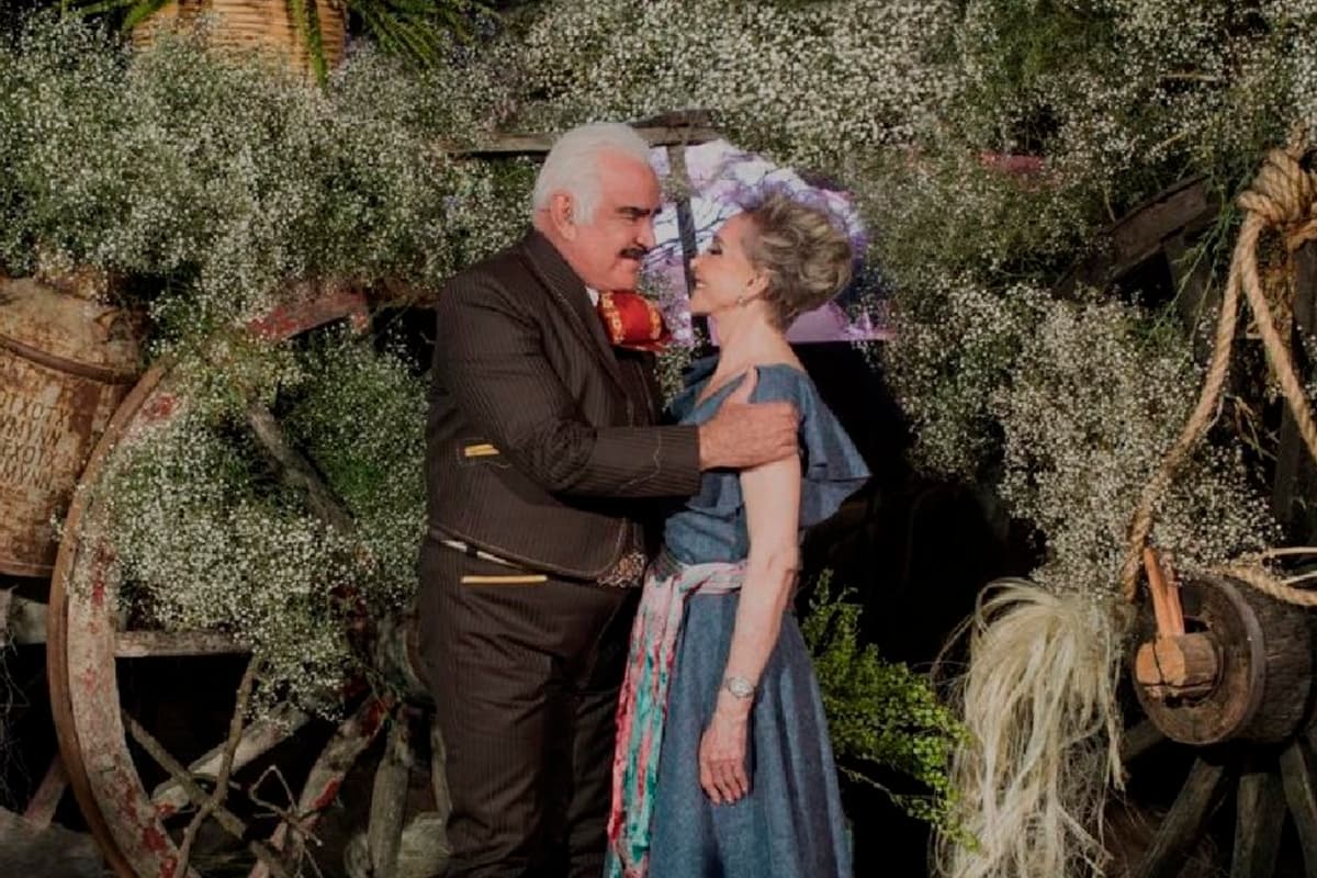 La historia de amor entre Vicente Fernández y Doña Cuquita que empezó en la INFANCIA