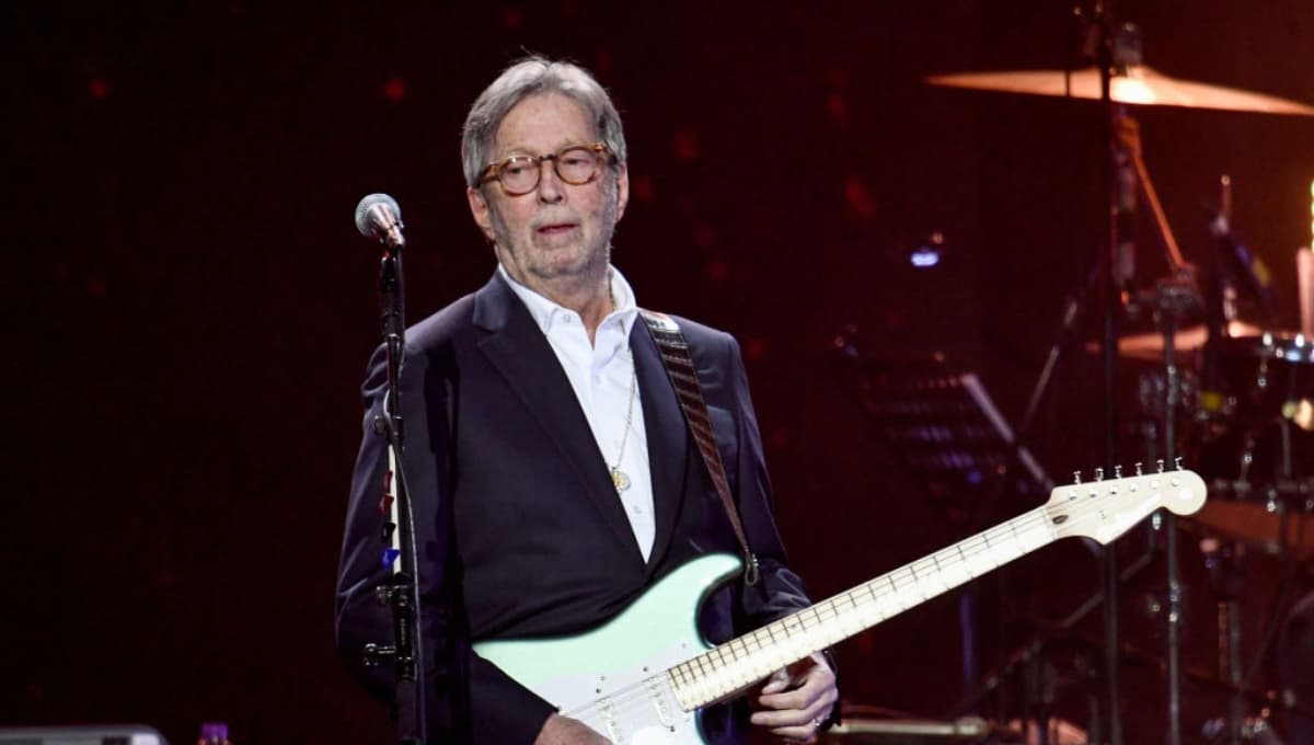 Eric Clapton apoya económicamente a grupo ANTIVACUNAS contra COVID-19