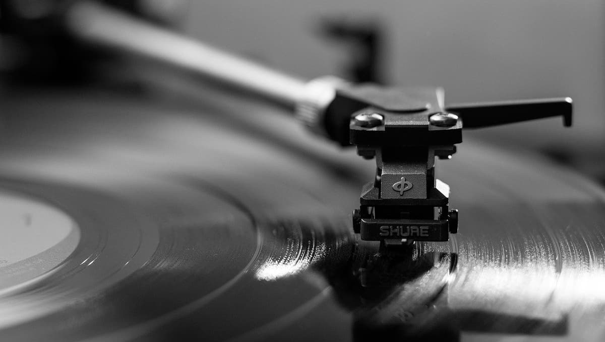5 canciones que NO DEBES escuchar al revés