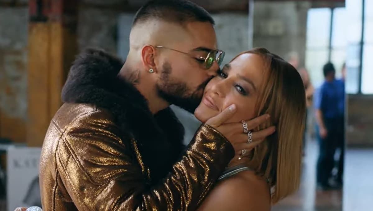 Maluma deja plantada a Jennifer López en el tráiler de la película ‘Marry Me’ (VIDEO)