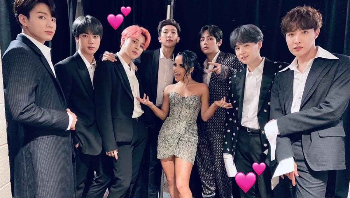 BTS y Becky G reafirman su amistad con tiernas interacciones en los AMAS 2021 (VIDEO)