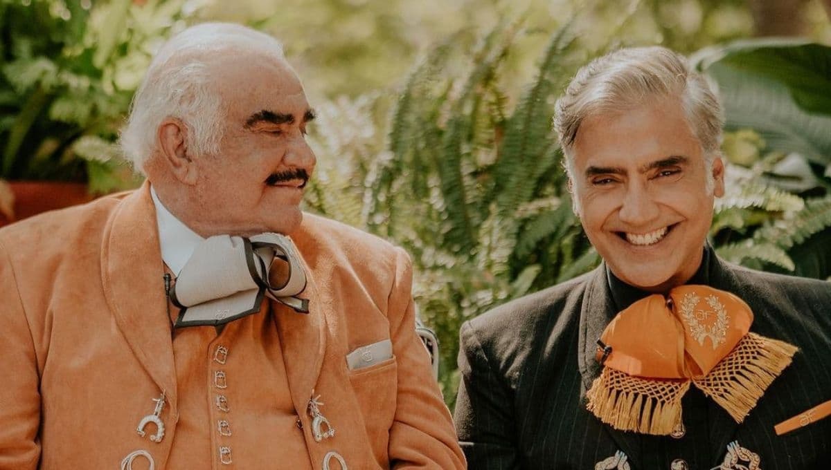 Alejandro Fernández, junto a Doña Cuquita, le canta a Vicente en su funeral  (VIDEO)