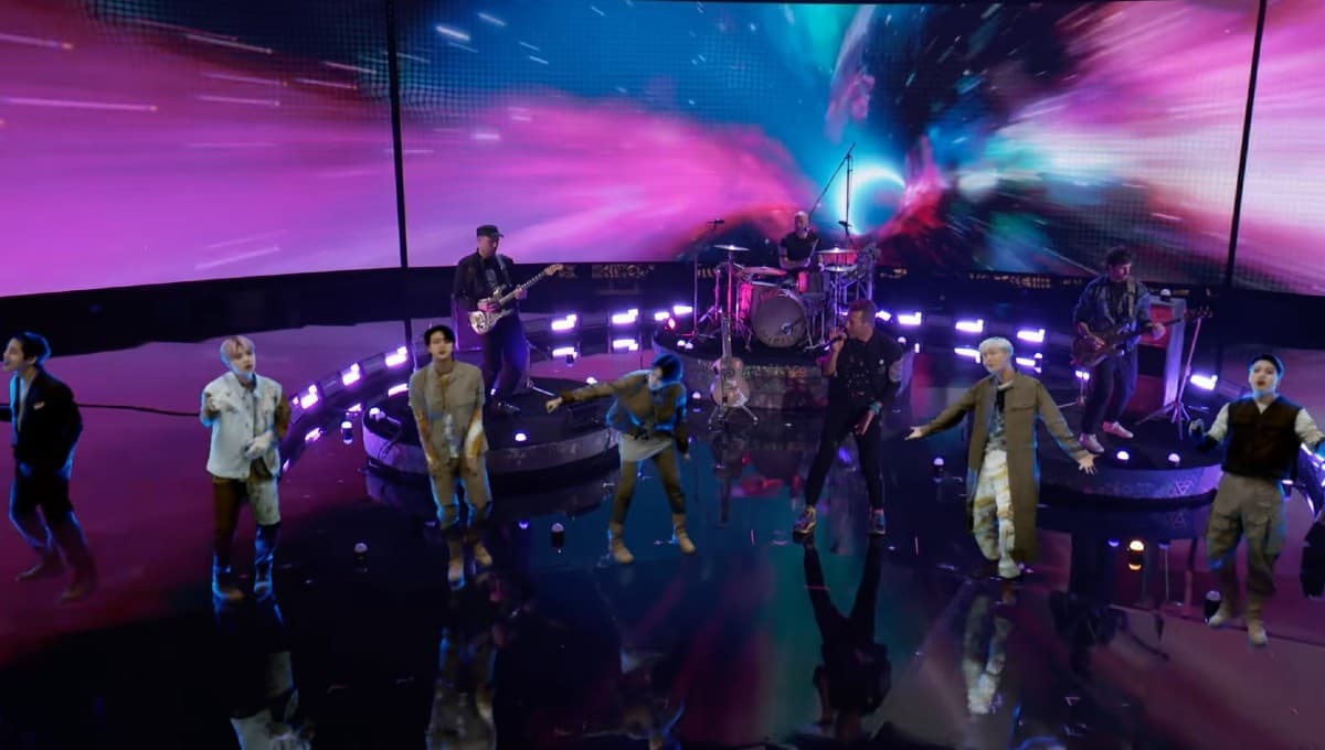 BTS acompaña a Coldplay en forma de holograma para cantar ‘My Universe’ (VIDEO)