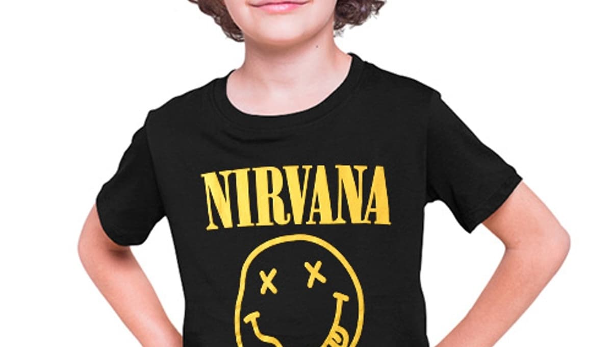 Escuela se vuelve viral por suspender a niño que confundió a Nirvana con una marca de ropa