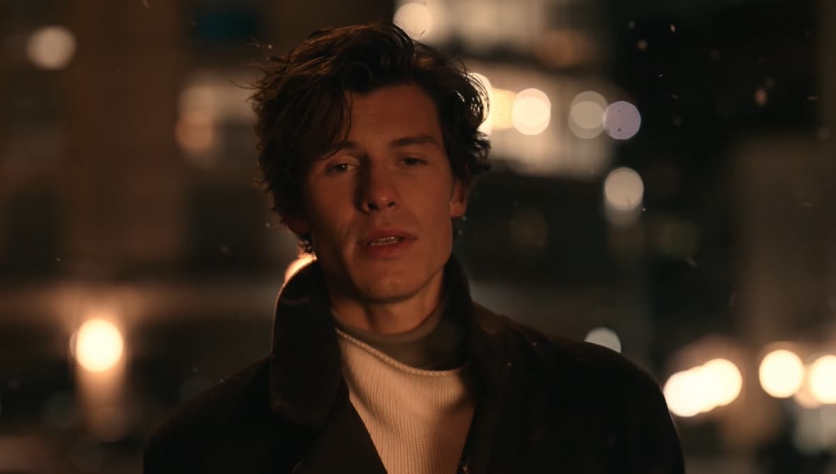 Shawn Mendes presume tesoro que recibió en Navidad durante el estreno del video ‘It’ll Be Okay’