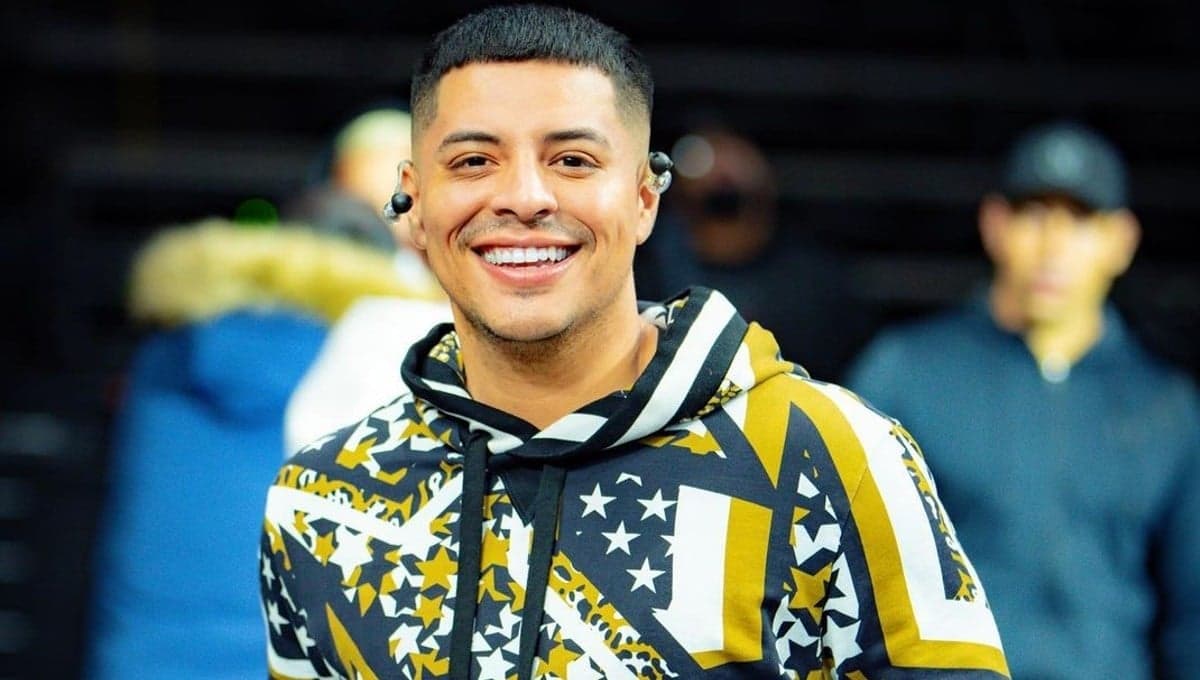 ¿Eduin Caz es licenciado? Este es el grado de estudio del vocalista de Grupo Firme