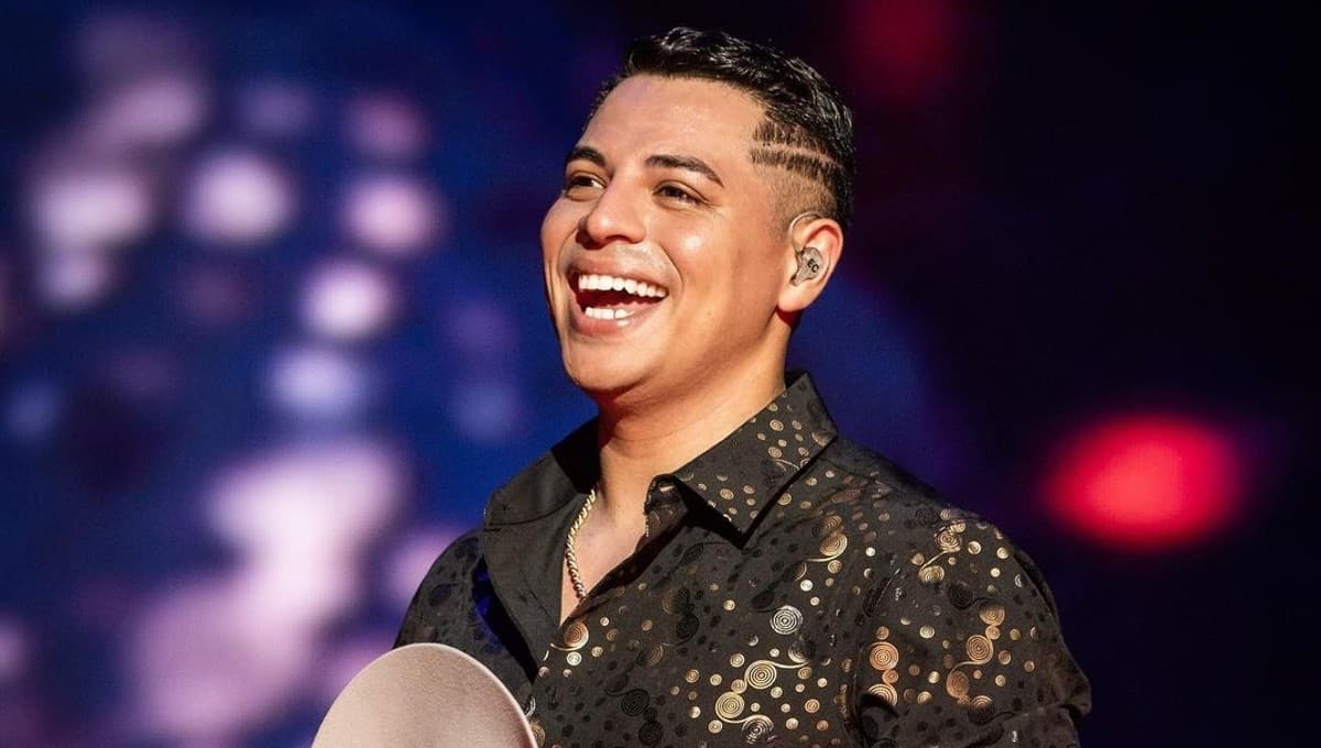 ¿Qué le pasa a Eduin Caz? El vocalista de Grupo Firme confiesa padecimiento que "no lo deja ni comer"