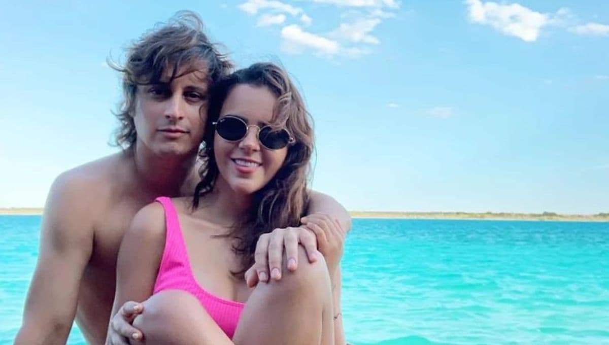 Yuya se cuela al escenario en concierto de Siddhartha y enamora a sus fans con tierno beso | VIDEO