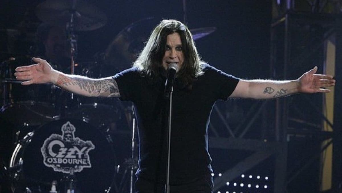 La extraña noche que Ozzy Osbourne mordió la cabeza de un murciélago VIVO