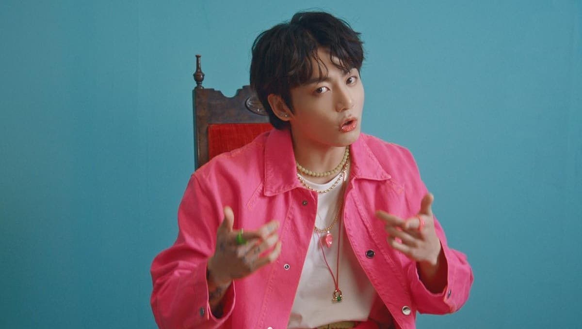 5 momentos de Jungkook en el video de ‘Left and Right’ que nos hicieron olvidar a Charlie Puth