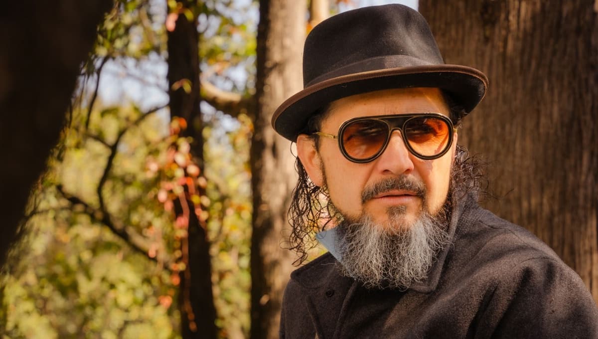 ¿Por qué la banda de Reyli Barba se llama Elefante?
