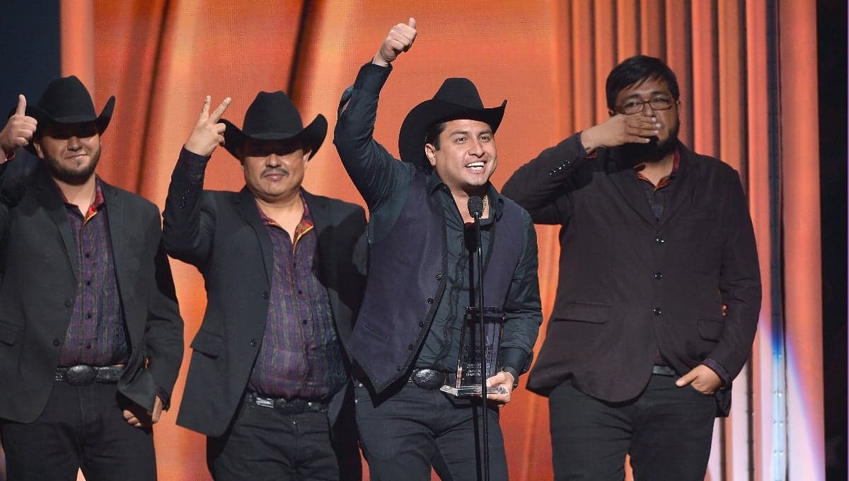 Así fue el increíble momento en que Julión Álvarez regresó a la Banda MS