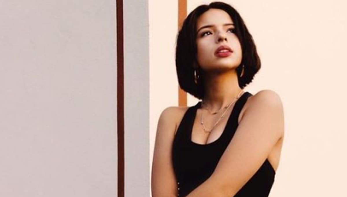 Ángela Aguilar lleva el corte bob perfecto para cara redonda