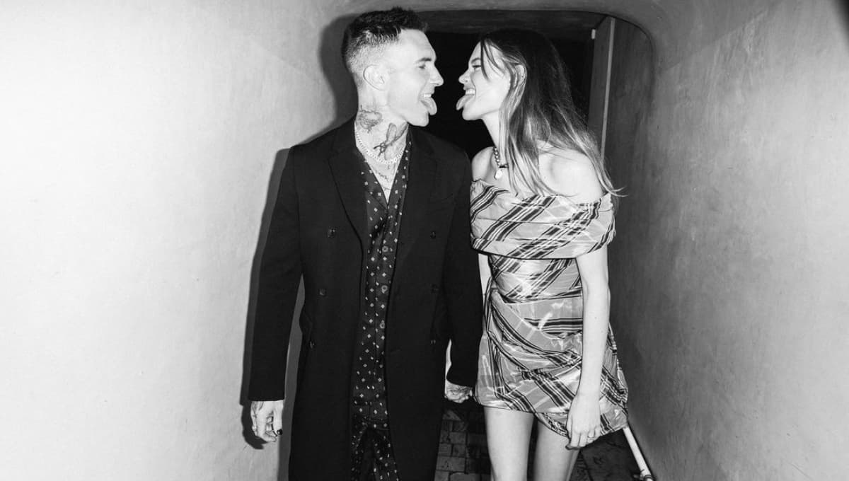 ¡Infiel! Adam Levine de Maroon 5 engañó a su esposa y quiere ponerle el nombre de su amante a su hijo