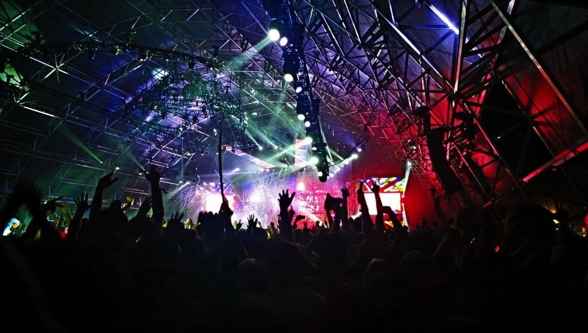 Wuhan, China, celebra festival de música sin cubrebocas tras pandemia por COVID-19 (VIDEO)
