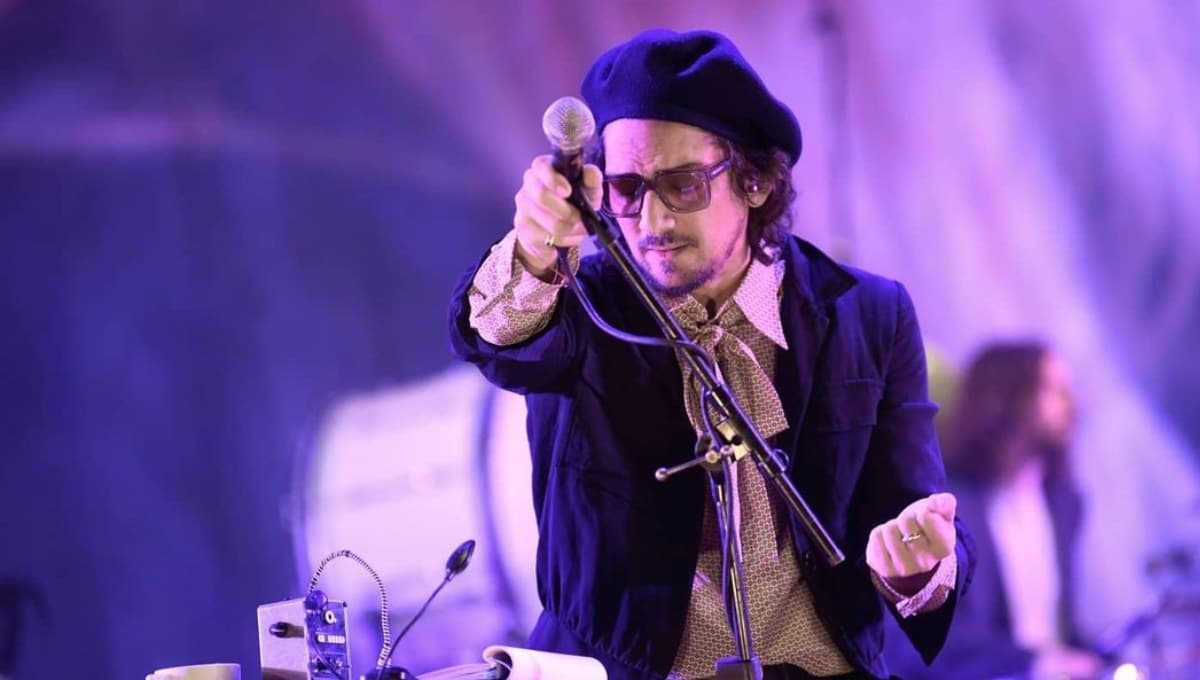 ¿Qué canciones va a cantar León Larregui en México?