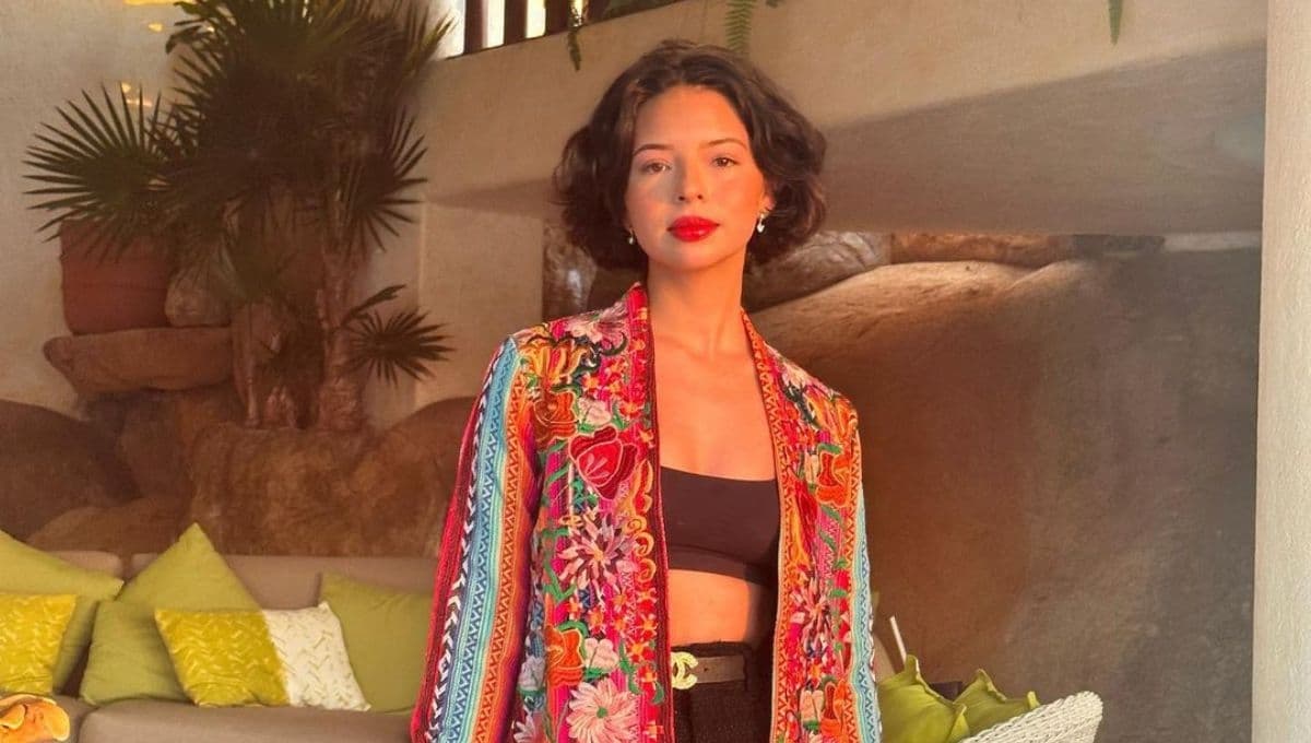 3 maquillajes de Ángela Aguilar con labios rojos que puedes hacer para ir de fiesta