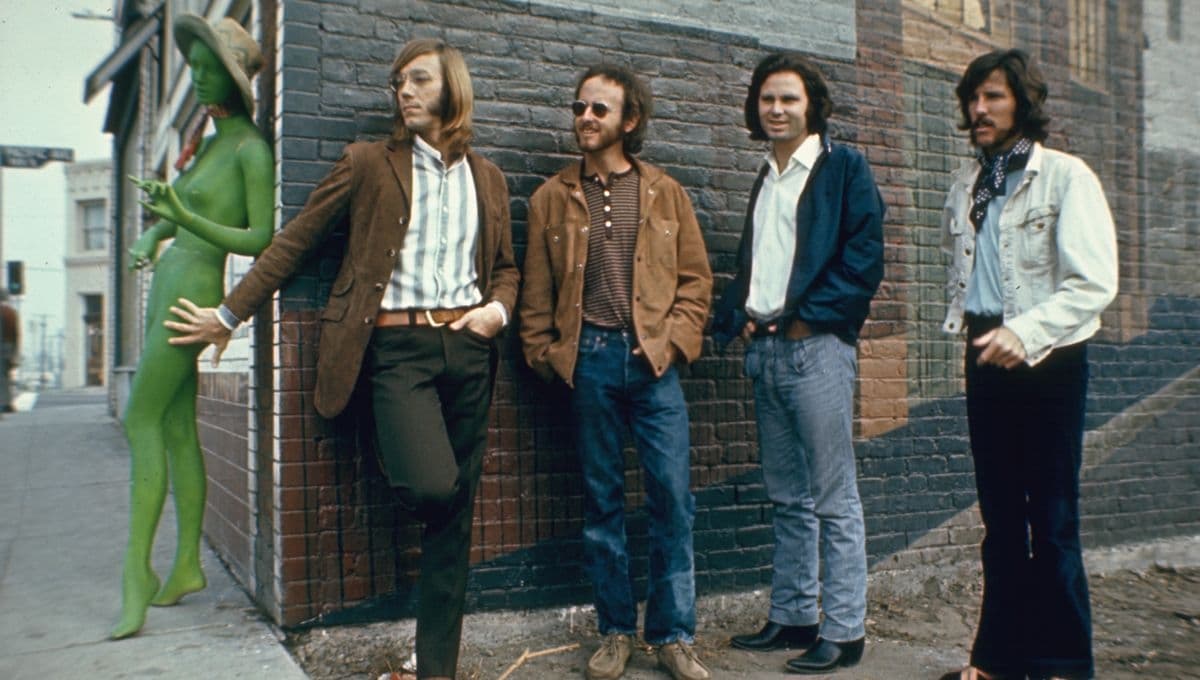 La canción más psicodélica y bizarra que llevó a The Doors a la cima