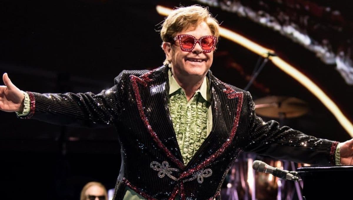 ¿Qué le pasó a Elton John? Hospitalizan de emergencia al cantante