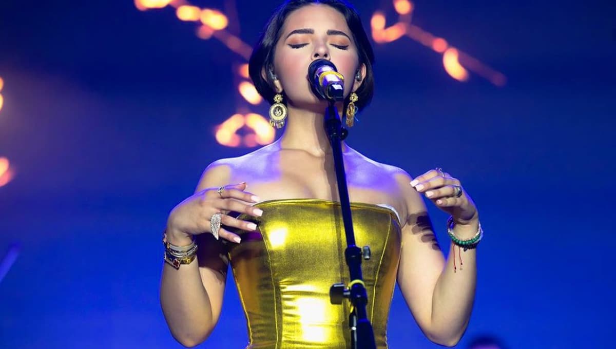 5 outfits básicos y cómodos de Ángela Aguilar para lucir bonita todos los días