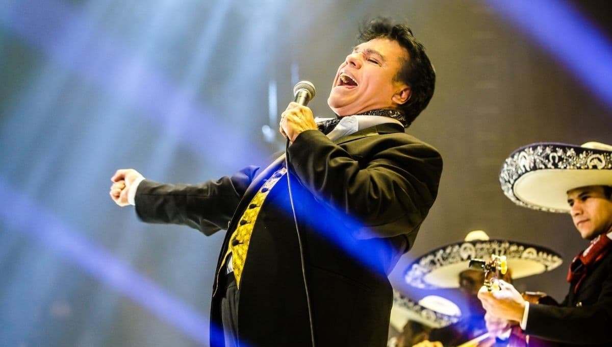 5 canciones de Juan Gabriel con mariachi para lavar los trastes y trapear