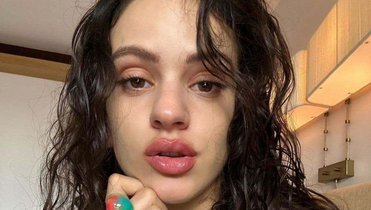 El dupe de labiales que usa Rosalía para pintarse los labios y cuesta menos de 500 pesos