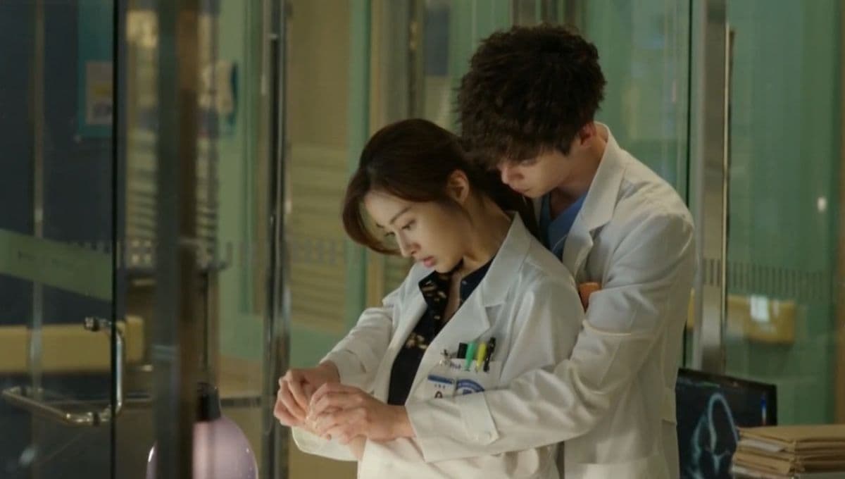 La miniserie coreana de romance de hospital que te hará creer en el amor prohibido