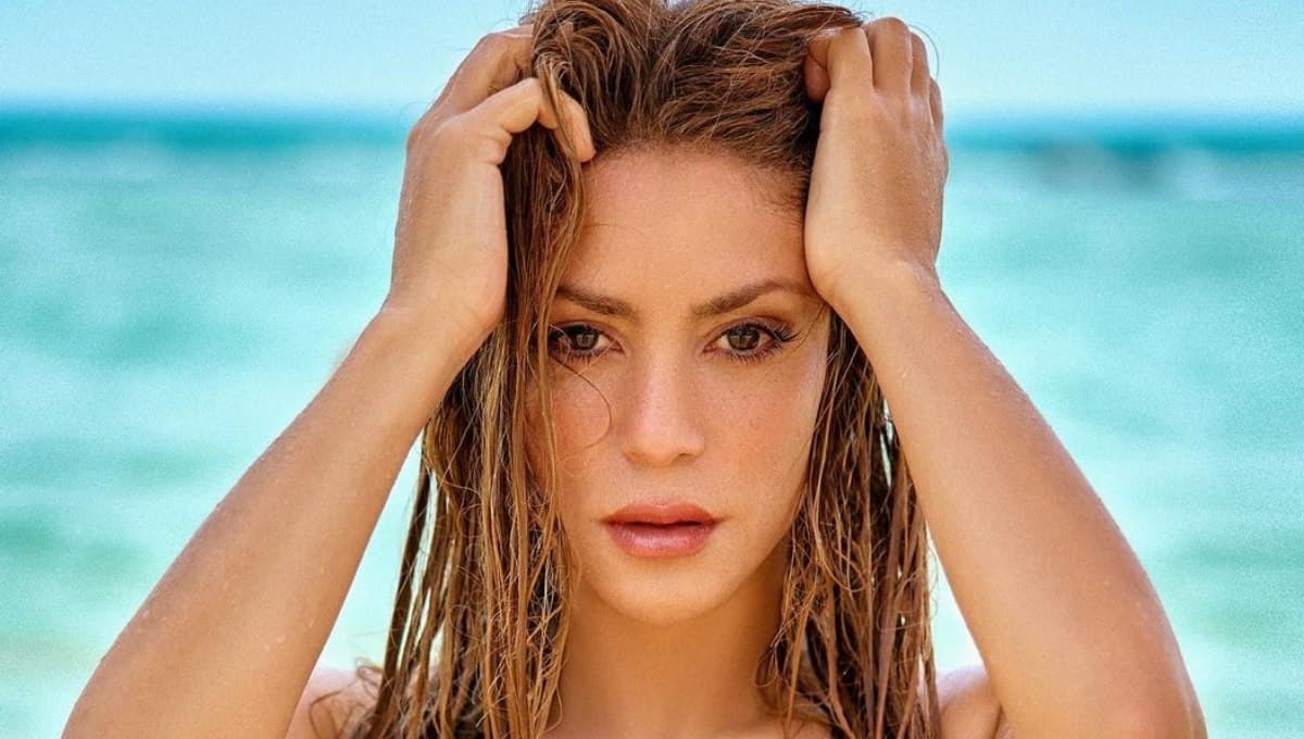 Entre paréntesis de Shakira y Grupo Frontera: letra y video oficial
