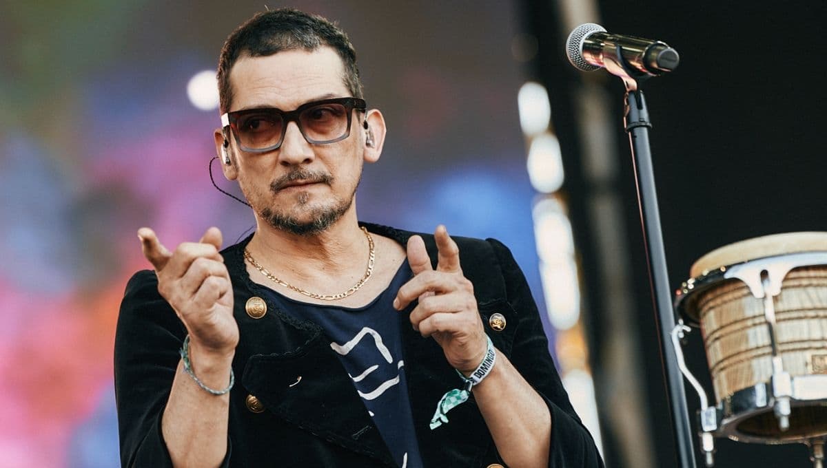 ¿Cuál es la canción que le dedicó León Larregui a su mamá?