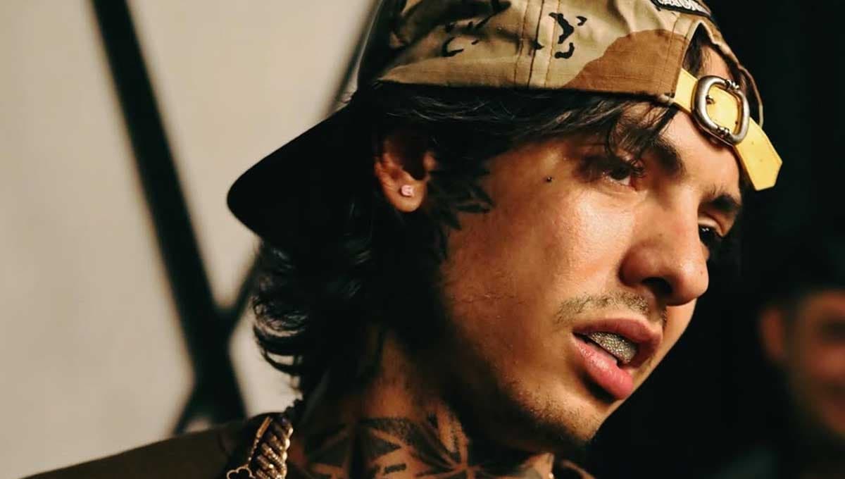 Natanael Cano sufre accidente en moto y se fractura la clavícula