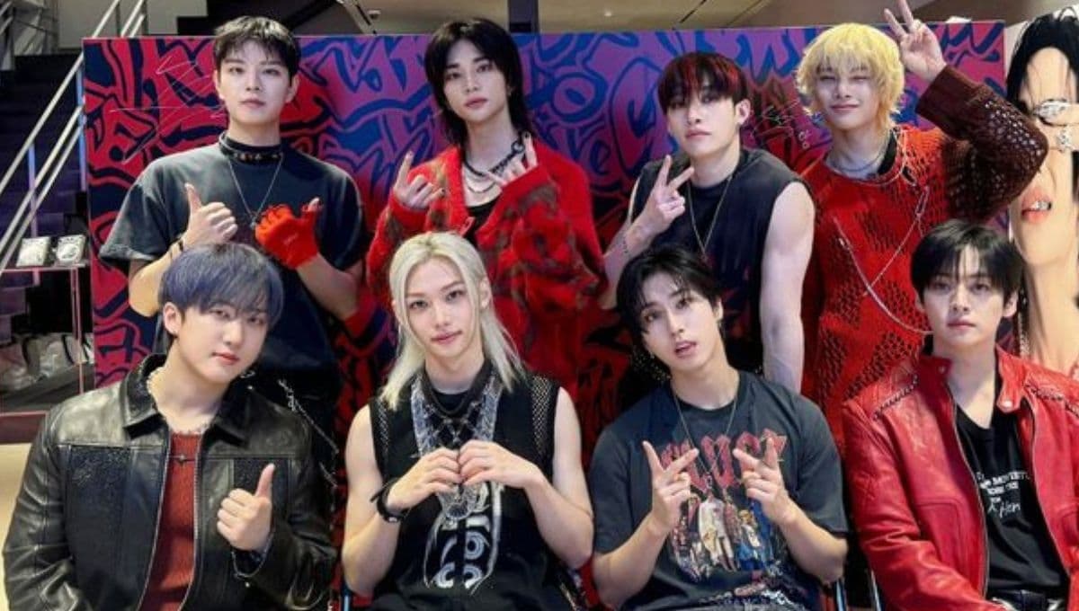 Fanchant de ‘Chk Chk Boom’ de Stray Kids LETRA
