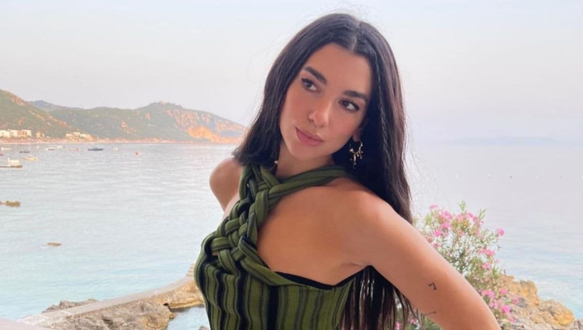 Dua Lipa hackea la censura de Instagram con provocadoras FOTOS en top negro transparente