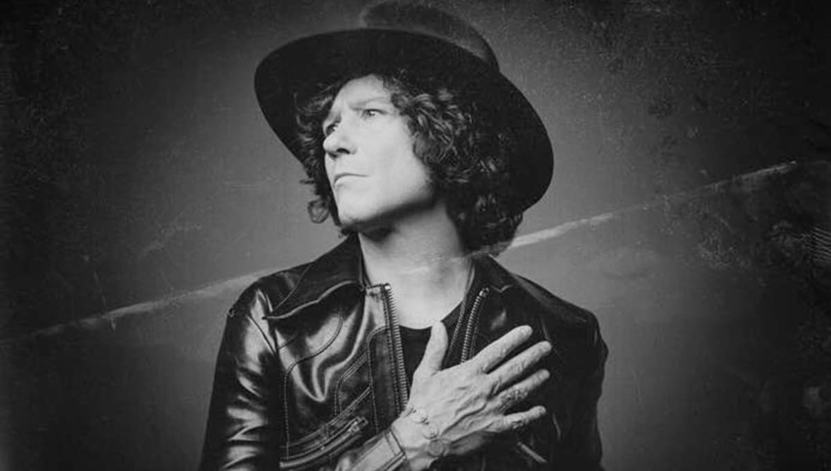Enrique Bunbury anuncia su primer poemario ‘Exilio Topanga’; ¿cuándo sale a la venta?