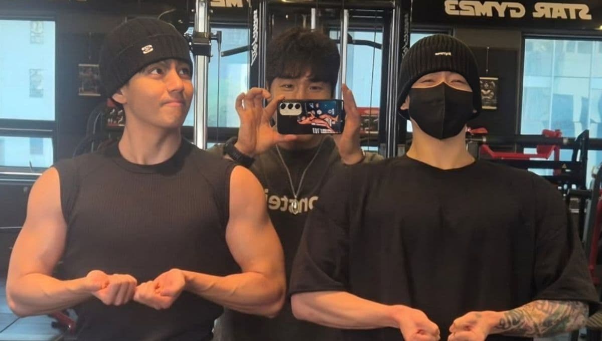 V y Jungkook presumen sus músculos después del servicio militar y enloquecen al ARMY