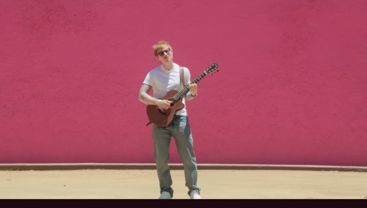 Ed Sheeran graba video de 'A Little More'.
