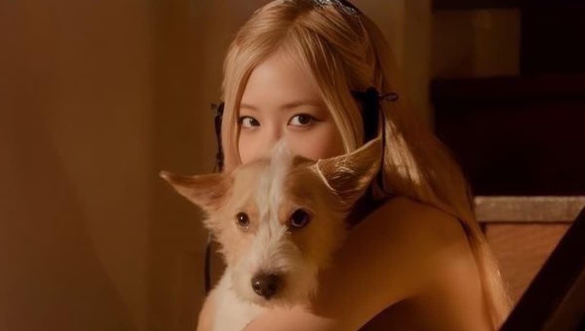Rosé muestra a su perrito en Vogue