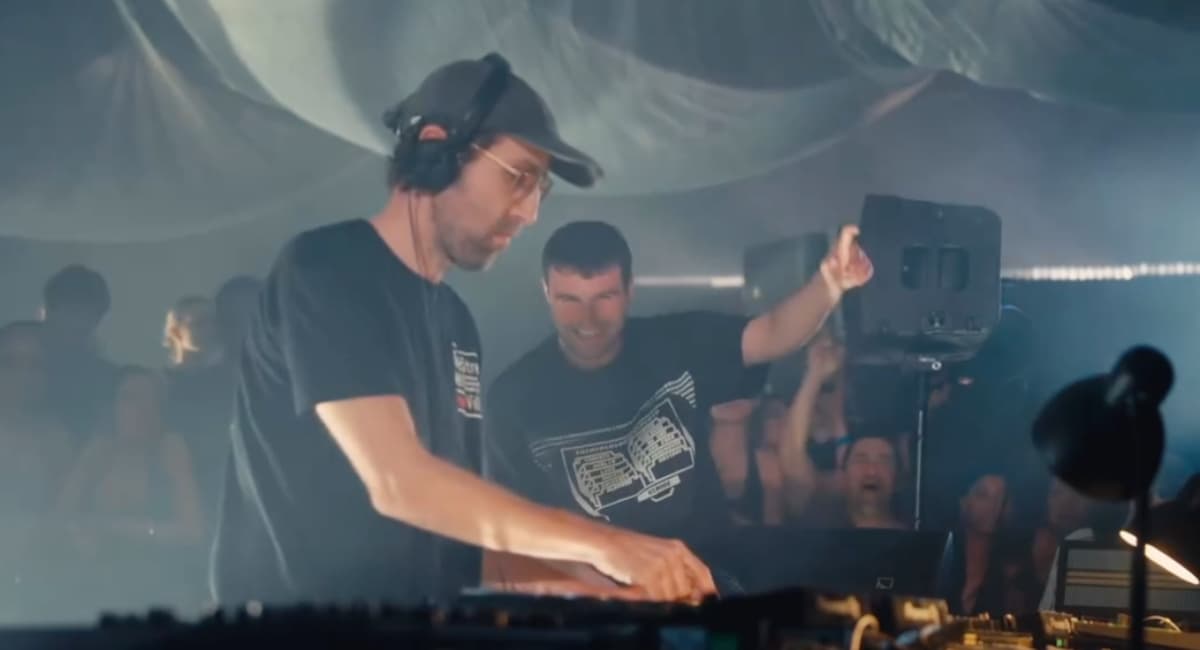Daft Punk aparece en el concierto de Fred again