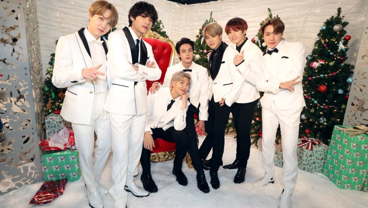 3 canciones de K-Pop que debes escuchar en tu cena de Navidad 2022
