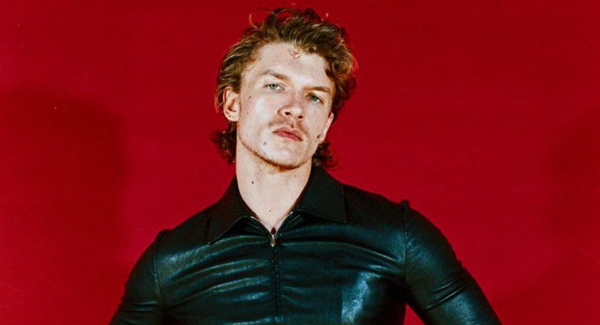 Conoce a Connor Storrie, el actor de 'Ember & Ice'